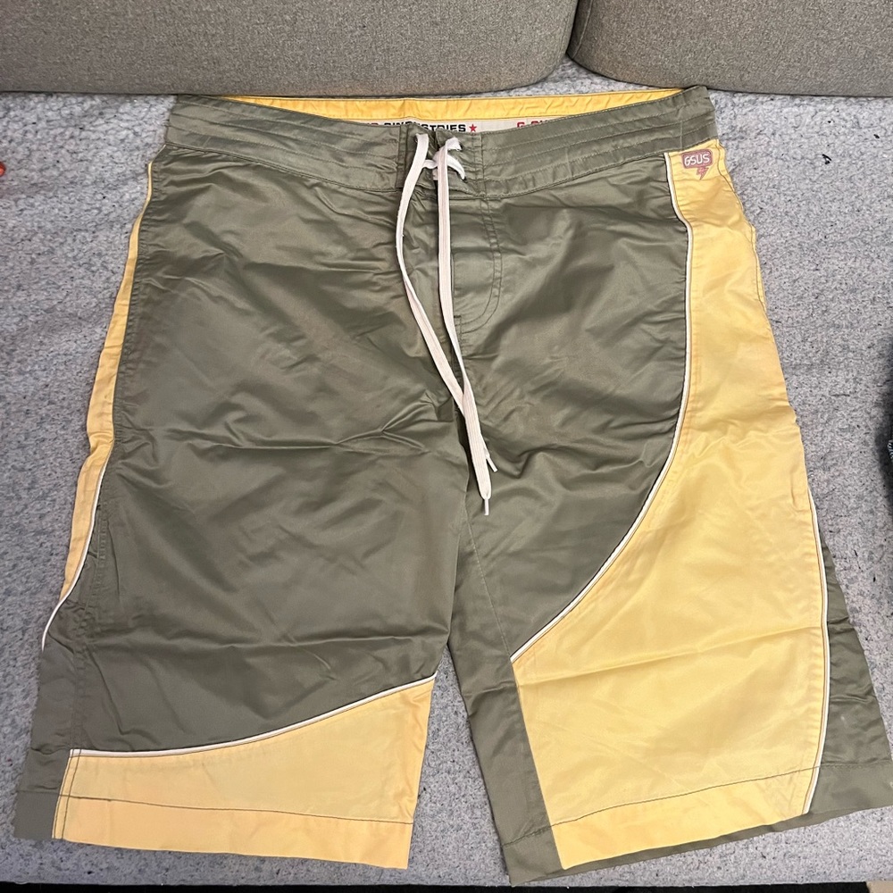 Gsus Sindustries long board shorts lined men large